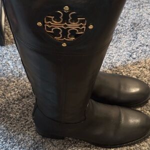 Women Tory Burch Kiernan knee boot size 10.5